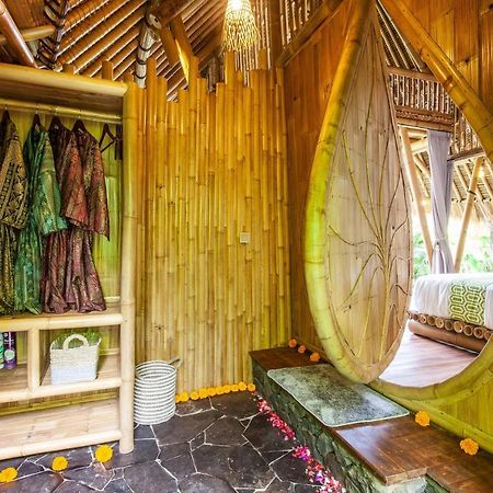Вілла Balikayanas Bamboo House - Miggiell House Каранґасем Екстер'єр фото
