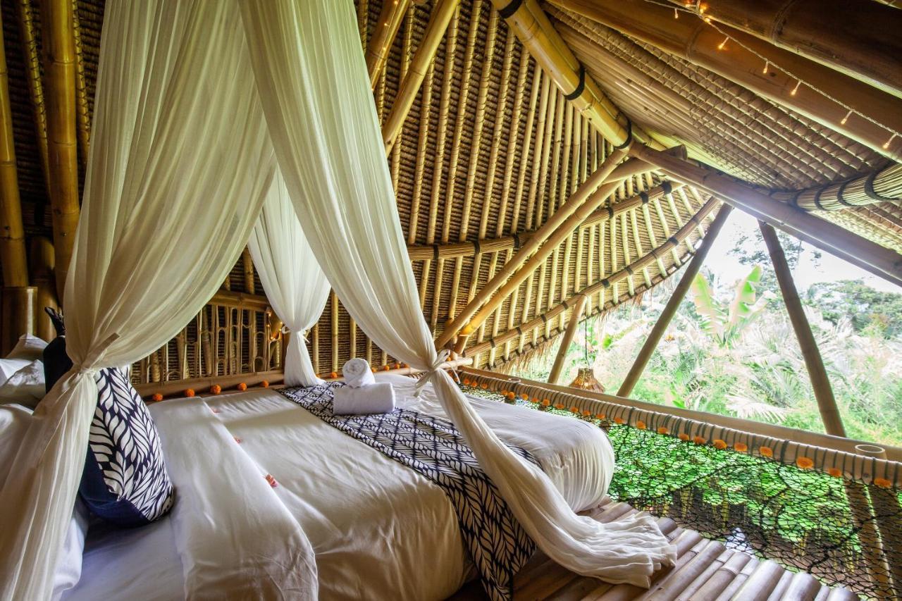 Вілла Balikayanas Bamboo House - Miggiell House Каранґасем Екстер'єр фото