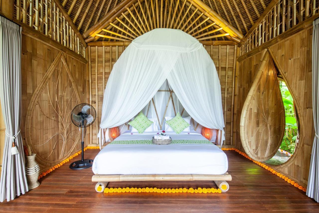Вілла Balikayanas Bamboo House - Miggiell House Каранґасем Екстер'єр фото