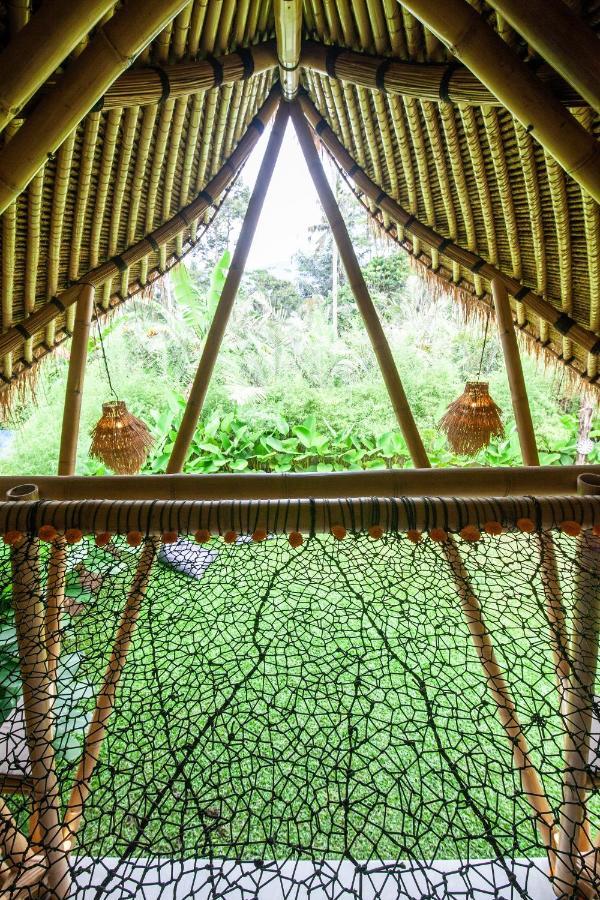 Вілла Balikayanas Bamboo House - Miggiell House Каранґасем Екстер'єр фото