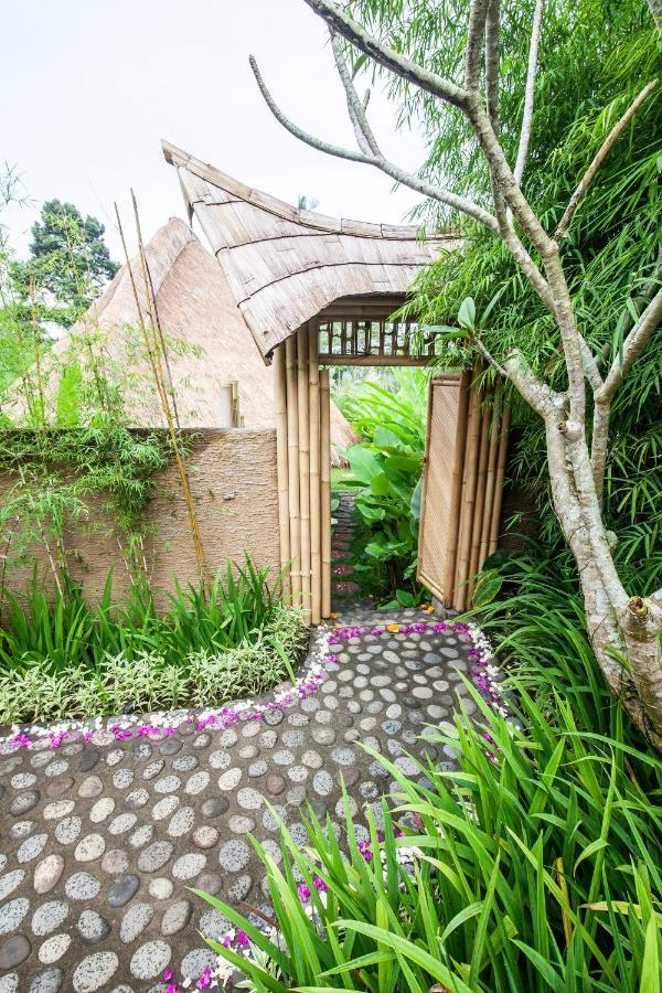 Вілла Balikayanas Bamboo House - Miggiell House Каранґасем Екстер'єр фото