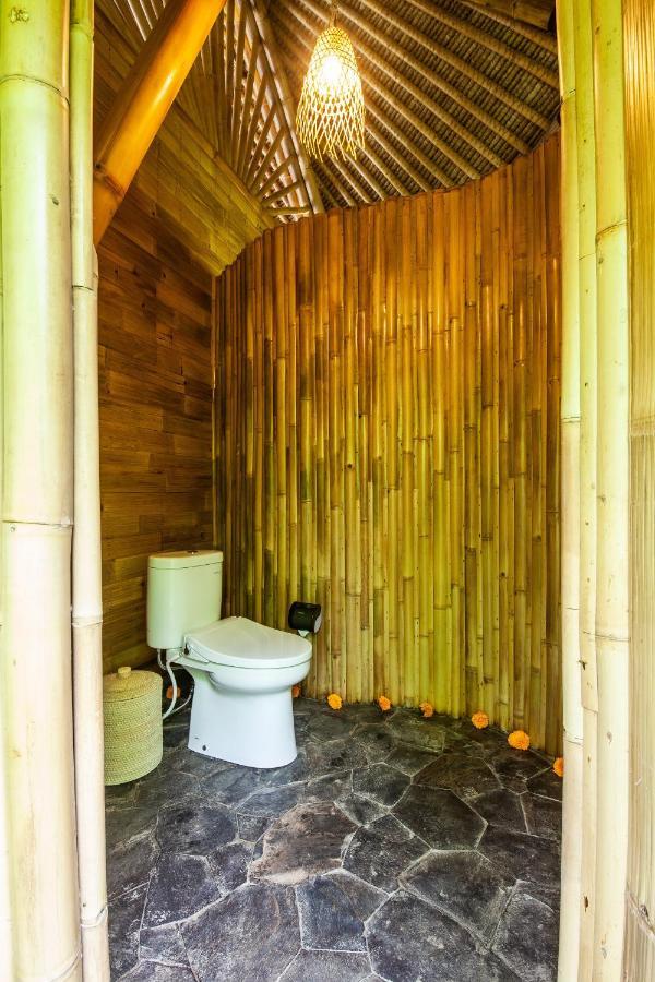 Вілла Balikayanas Bamboo House - Miggiell House Каранґасем Екстер'єр фото