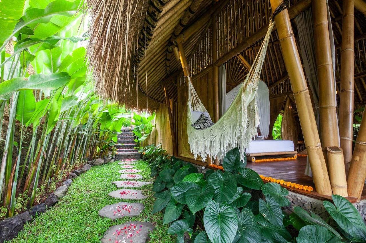 Вілла Balikayanas Bamboo House - Miggiell House Каранґасем Екстер'єр фото