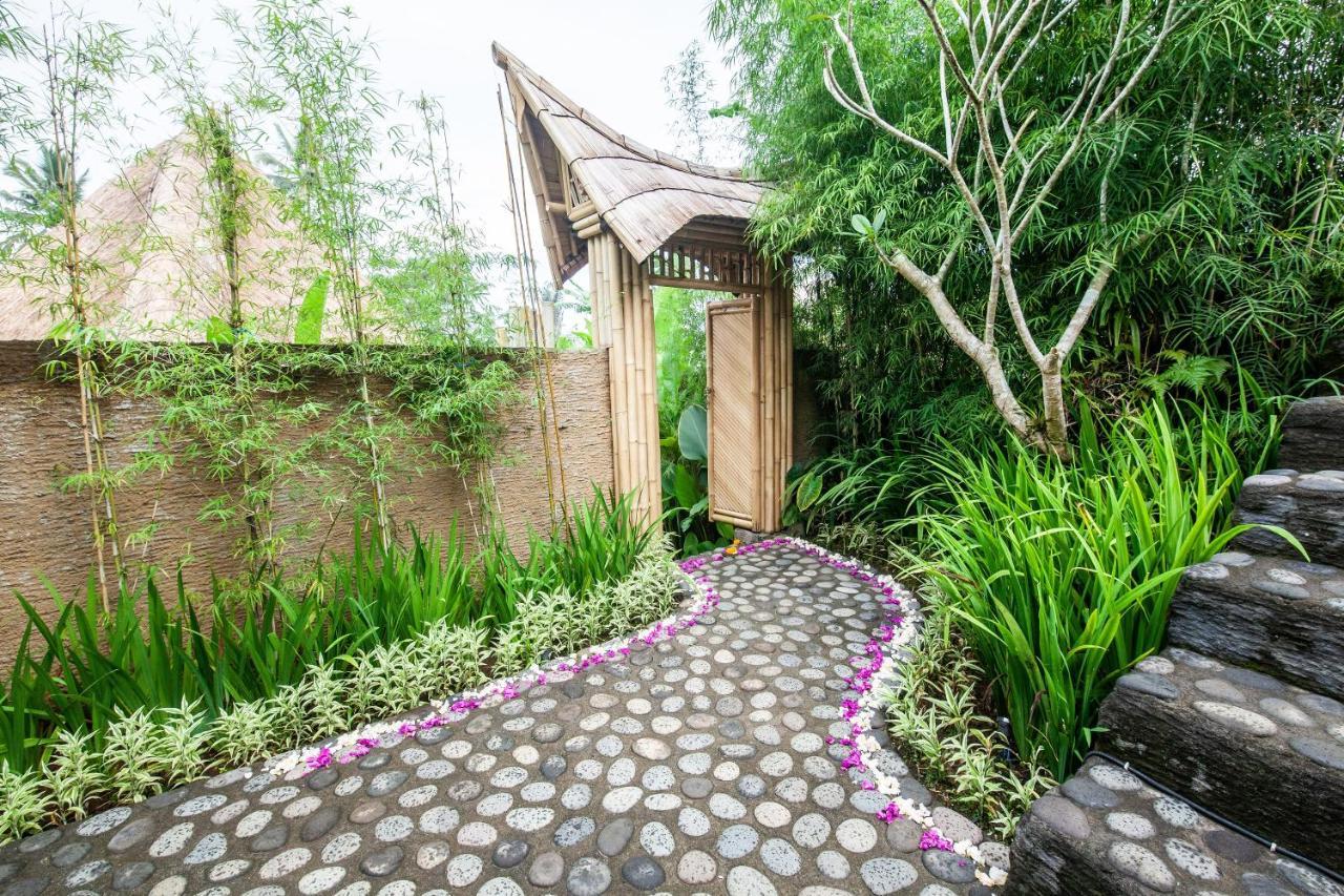 Вілла Balikayanas Bamboo House - Miggiell House Каранґасем Екстер'єр фото