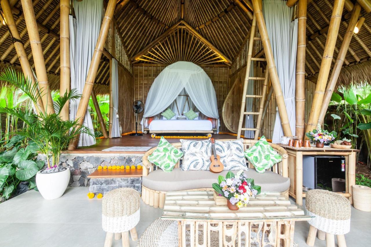 Вілла Balikayanas Bamboo House - Miggiell House Каранґасем Екстер'єр фото