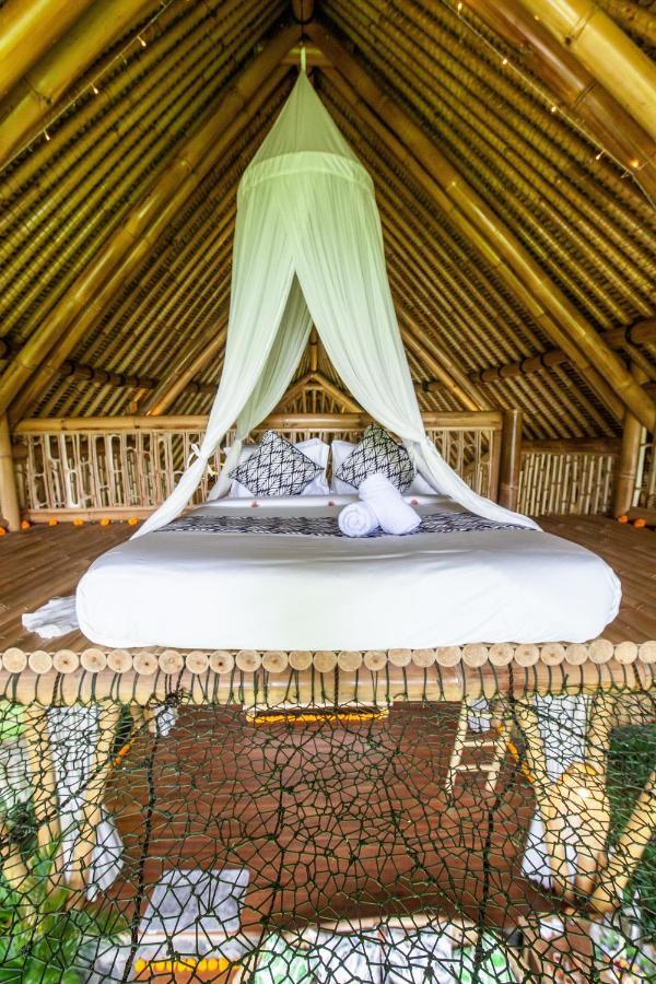 Вілла Balikayanas Bamboo House - Miggiell House Каранґасем Екстер'єр фото