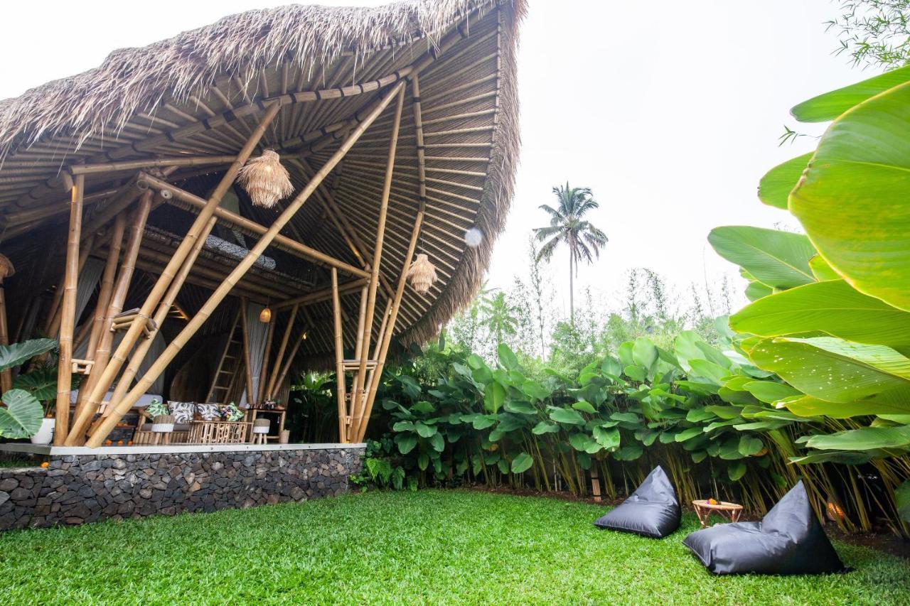 Вілла Balikayanas Bamboo House - Miggiell House Каранґасем Екстер'єр фото