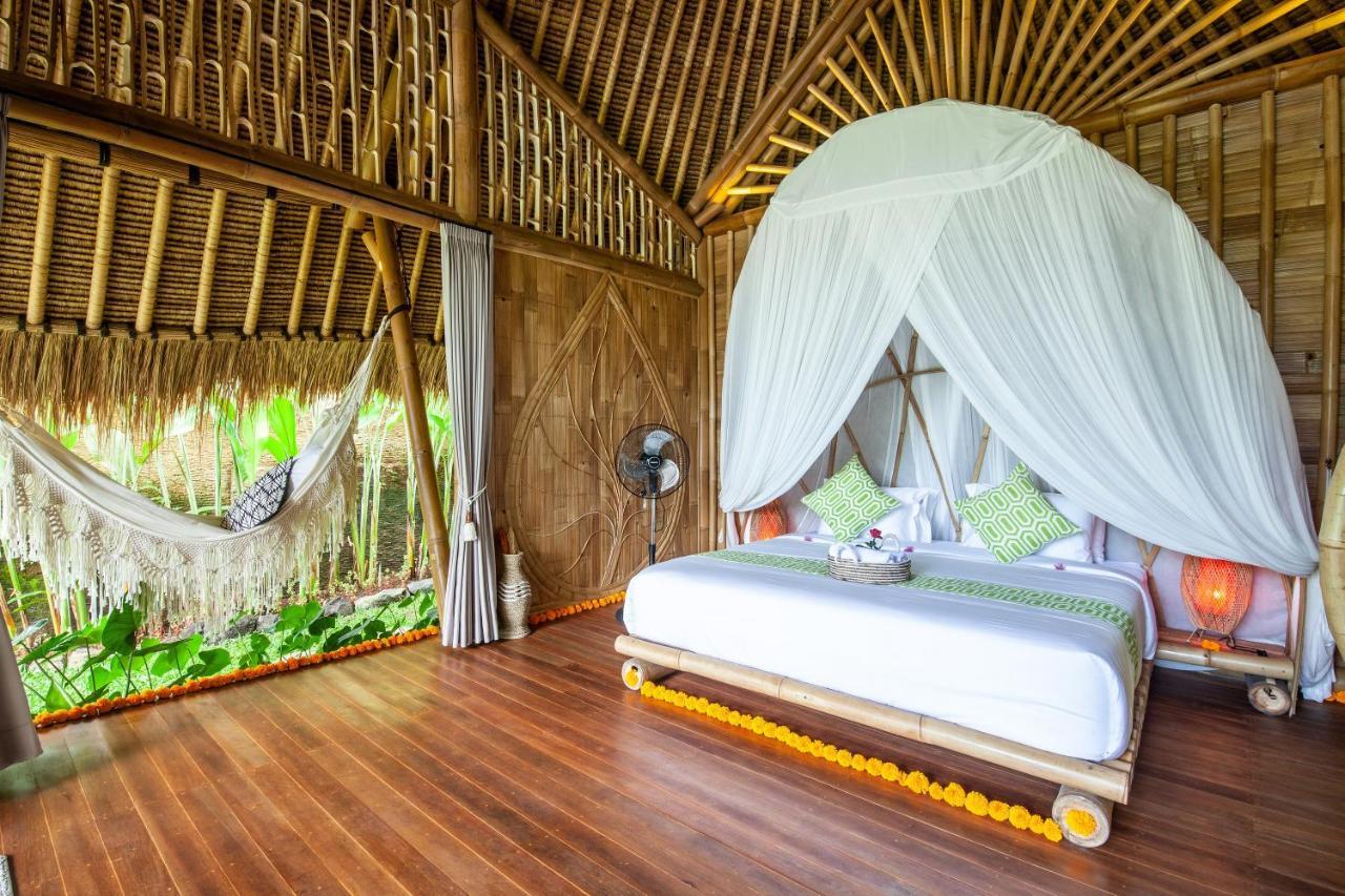 Вілла Balikayanas Bamboo House - Miggiell House Каранґасем Екстер'єр фото